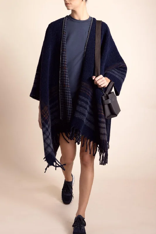 Discount Mania Monili Trim Fringe Cape