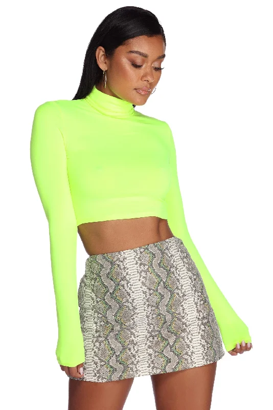 Online Exclusive Trendy Turtle Neck Crop Top