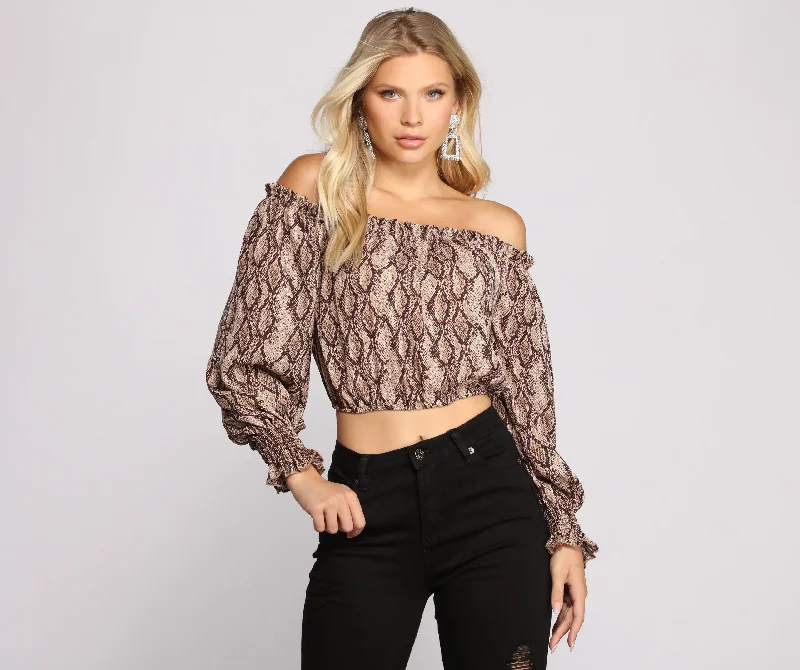 Weekend Deals That Dazzle Off The Shoulder Stylish Snake Print Crop Top