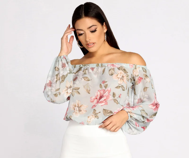 Weekend Discounts Worth Grabbing Flowy Floral Chiffon Crop Top