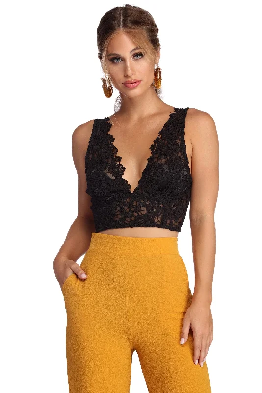 Bargain Alert Cropped In Crochet Top