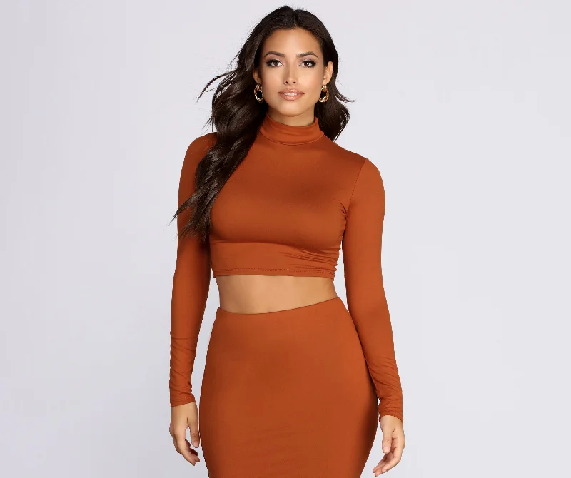 Weekend Specials to Savor Brushed With Basics Crop Top