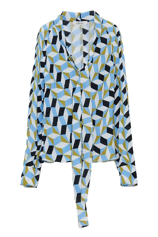 Super Bargain Graphic Volumes Blouse