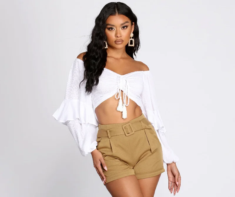 Weekend Deals That Amaze Draw Me In Crop Top